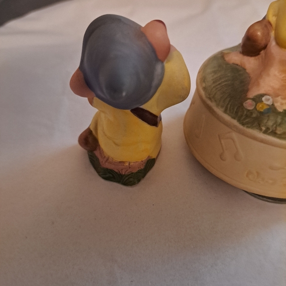 VINTAGE Schmid 1937 to 1987 50th Anniversary Disney Dopey music box with figure - Picture 5 of 7